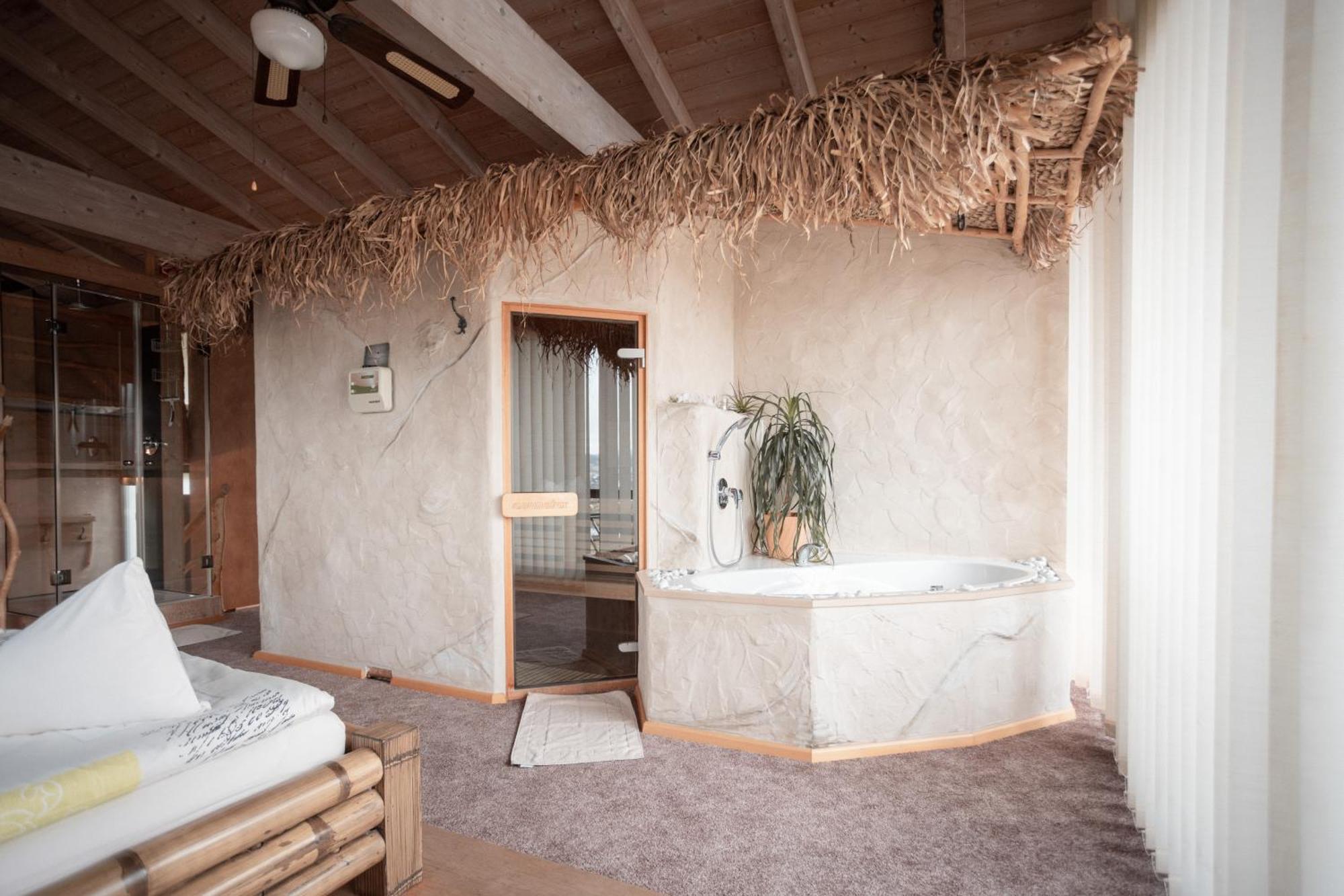 Suedlaendisches Chalet Mit Hauseigener Sauna Viechtach Ngoại thất bức ảnh